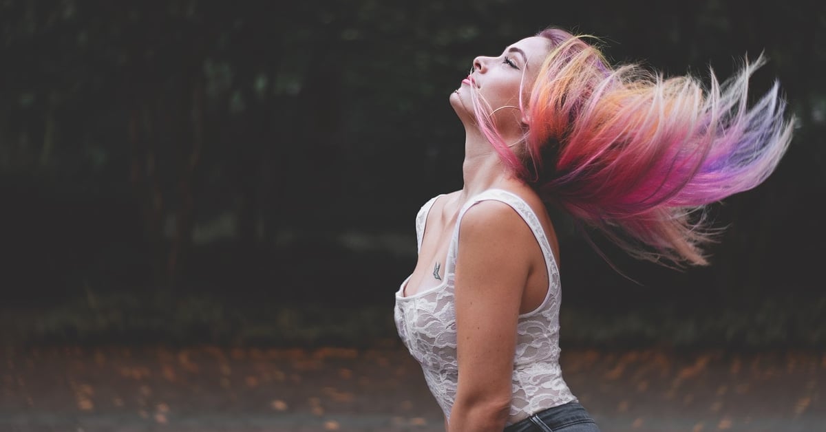 Coloration au henne sur cheveux blancs resultats astuces et precautions featured